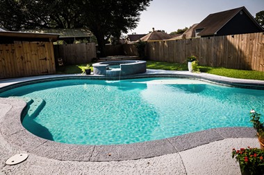 Expert Arcadia pool maintenance in AZ near 85018