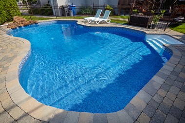 McCormick Ranch residential pool maintenance technicians in AZ near 85250